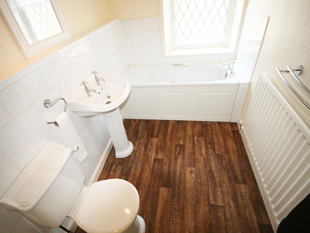 2 bedroom terraced house To Let in Barnoldswick - IMG_1224.jpg